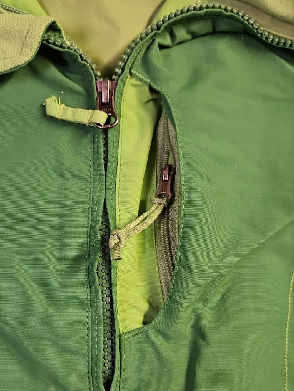 L.L. Bean Two-Tone Green Hooded Girls Winter Snow Ski Jacket
